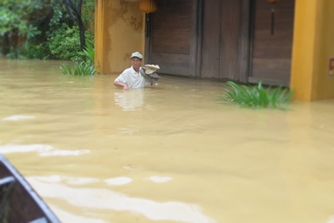 Thủy điện gây thiệt hại thì phải đền bù chứ không phải ban ơn!