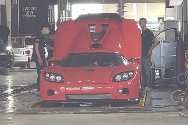 Siêu xe Koenigsegg CCX triệu USD của đại gia Hải Phòng xuất hiện tại TPHCM