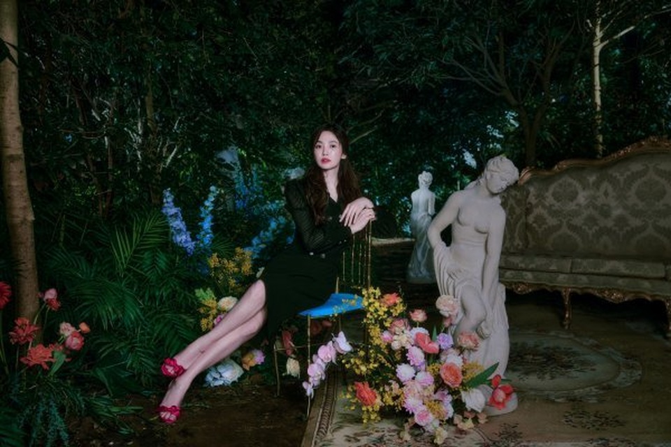 Hai chị đẹp Song Hye Kyo và Son Ye Jin đọ sắc khi làm người mẫu - 4 Hai chị đẹp Song Hye Kyo và Son Ye Jin đọ sắc khi làm người mẫu - 4
