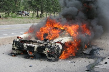 Một chiếc Ferrari Enzo cháy thành than