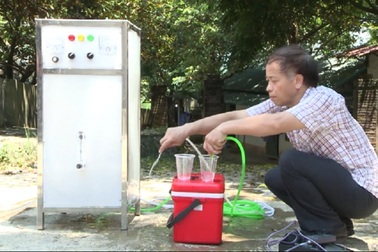 Độc đáo với thiết bị điện hóa nước dùng cho chăn nuôi gia súc, gia cầm