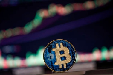 Bitcoin sắp vượt đỉnh, phố Wall và các ngân hàng Mỹ đang “ngầm bơm tiền”?