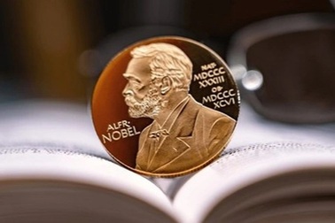 Cuộc đua gay cấn giành Giải Nobel Vật lý năm 2025