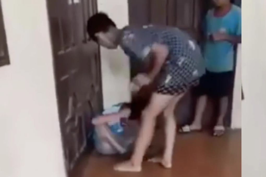 Học sinh bị đánh rối loạn tâm thần: Chưa thể tiên lượng khả năng hồi phục - 2 Học sinh bị đánh rối loạn tâm thần: Chưa thể tiên lượng khả năng hồi phục - 2