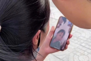 Bố cùng con gái 6 tuổi sống sót kỳ diệu sau hơn 12 tiếng mất tích trên biển