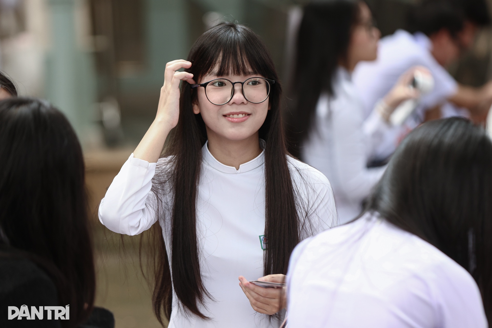 Nữ sinh Sài Thành thướt tha áo dài trắng trong ngày khai giảng - 3