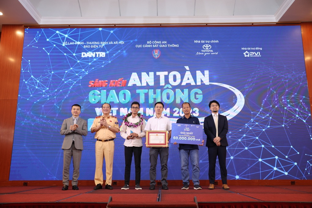 Cuộc thi Sáng kiến An toàn giao thông Việt Nam 2023 trao giải cho tác phẩm chiến thắng - 2