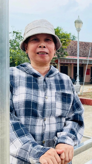 Người dân vùng lũ thỏa niềm mong ước có nhà phao