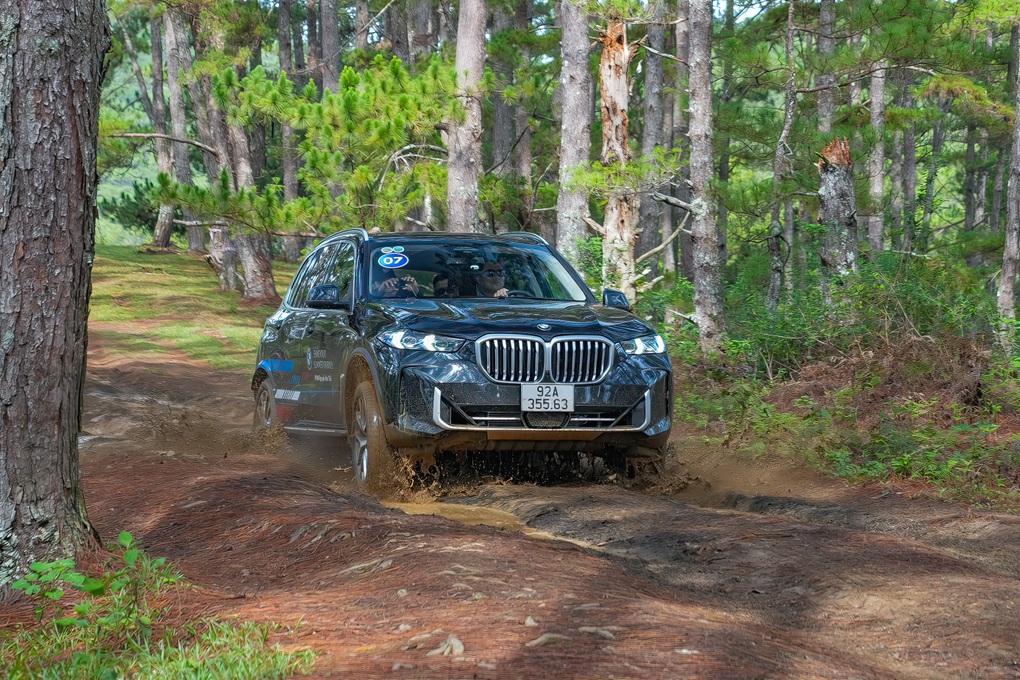 Trải nghiệm lái xe vượt địa hình với BMW X-Venture - 2