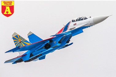 [Infographic] Tìm hiểu siêu tiêm kích Nga hạ cánh xuống sân bay Nội Bài