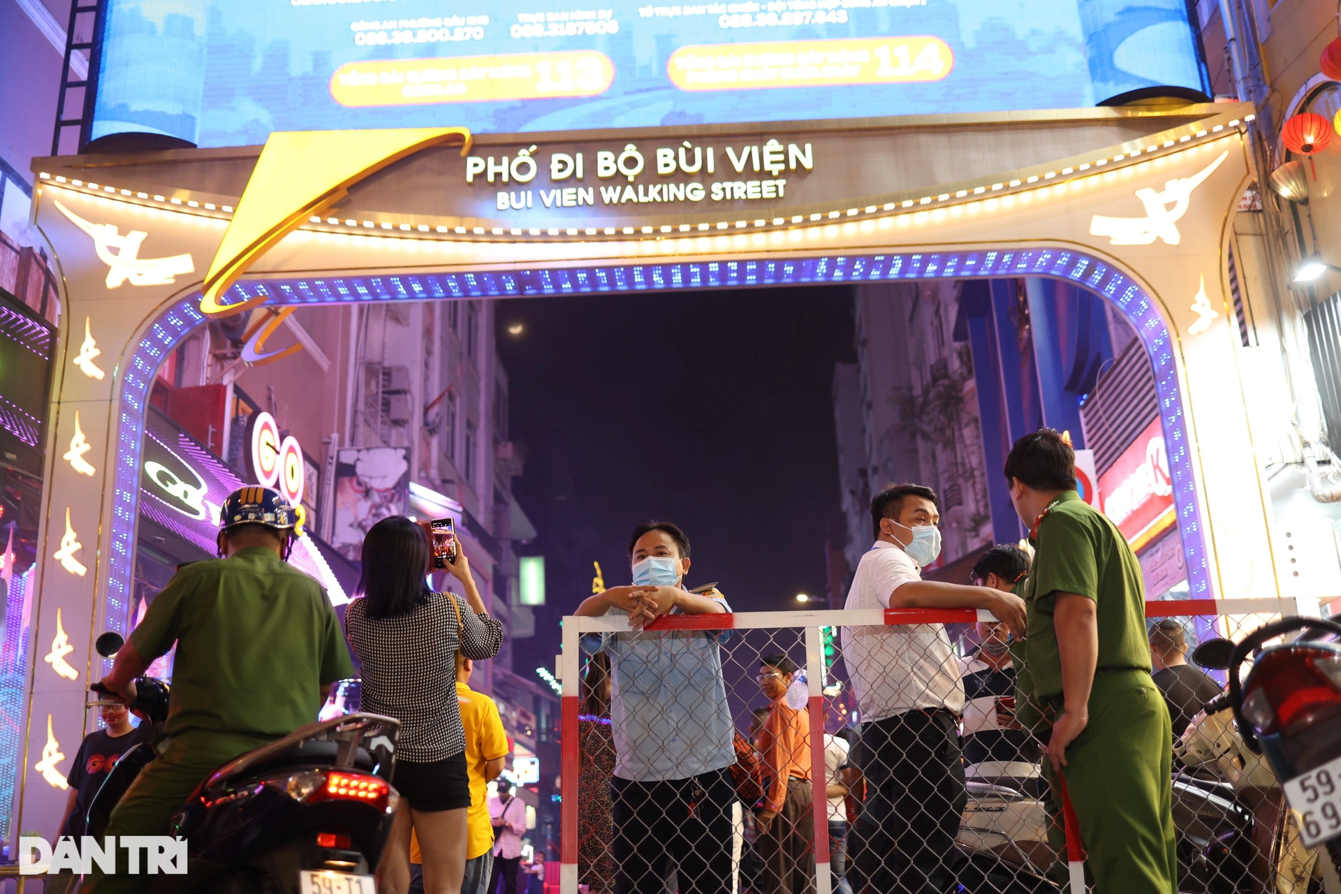 Ma quỷ dạo chơi khắp trung tâm TPHCM trong đêm Halloween - 11 Ma quỷ dạo chơi khắp trung tâm TPHCM trong đêm Halloween - 11