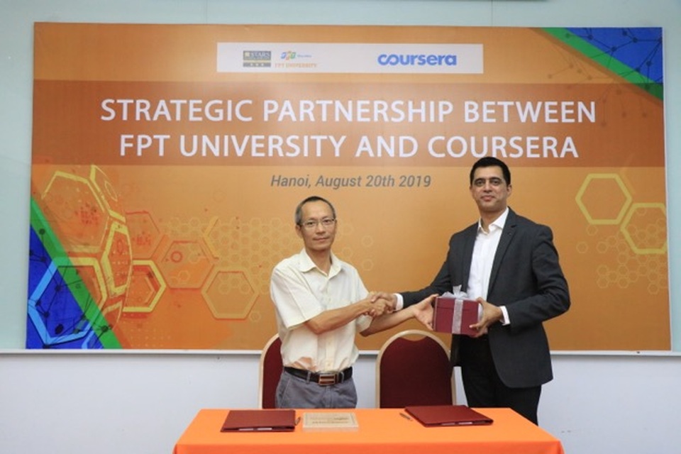 Ứng phó với Corona, trường học áp dụng nhiều hình thức dạy và học online - 3