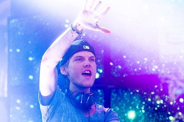 Danh tiếng “nuốt chửng” cuộc đời “ông hoàng nhạc dance điện tử” như thế nào?