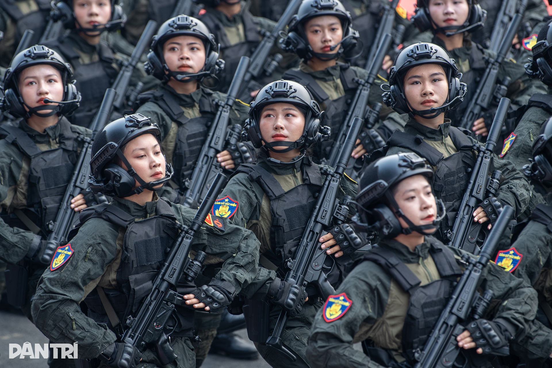 Ngắm những bông hồng thép trong lễ Tổng duyệt diễu binh ở Điện Biên - 8 Ngắm những bông hồng thép trong lễ Tổng duyệt diễu binh ở Điện Biên - 8
