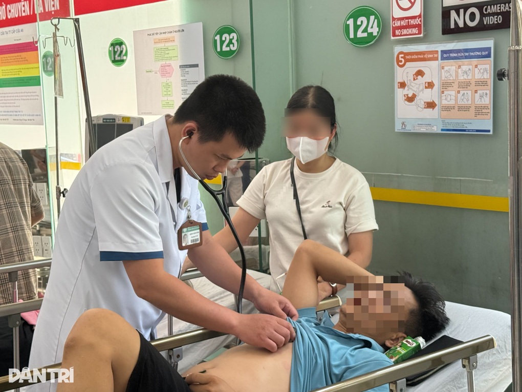 Nắng nóng 40 độ C: Cấp cứu tăng 30%, nhiều người trẻ nhập viện vì say nắng - 1