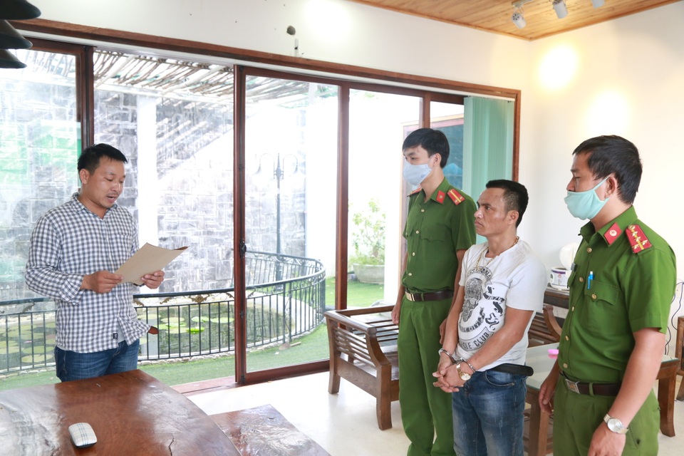 Nhóm nam nữ thuê căn nhà bề thế để tập kết… 5kg ma túy - 1 Nhóm nam nữ thuê căn nhà bề thế để tập kết… 5kg ma túy - 1