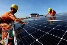 Làm gì để phủ sóng điện mặt trời mái nhà cho một nửa hộ dân ở TPHCM?