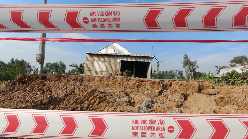 Gấp rút điều tra nguyên nhân đường 80 tỉ chưa hoàn công đã sụt lún nghiêm trọng - 5