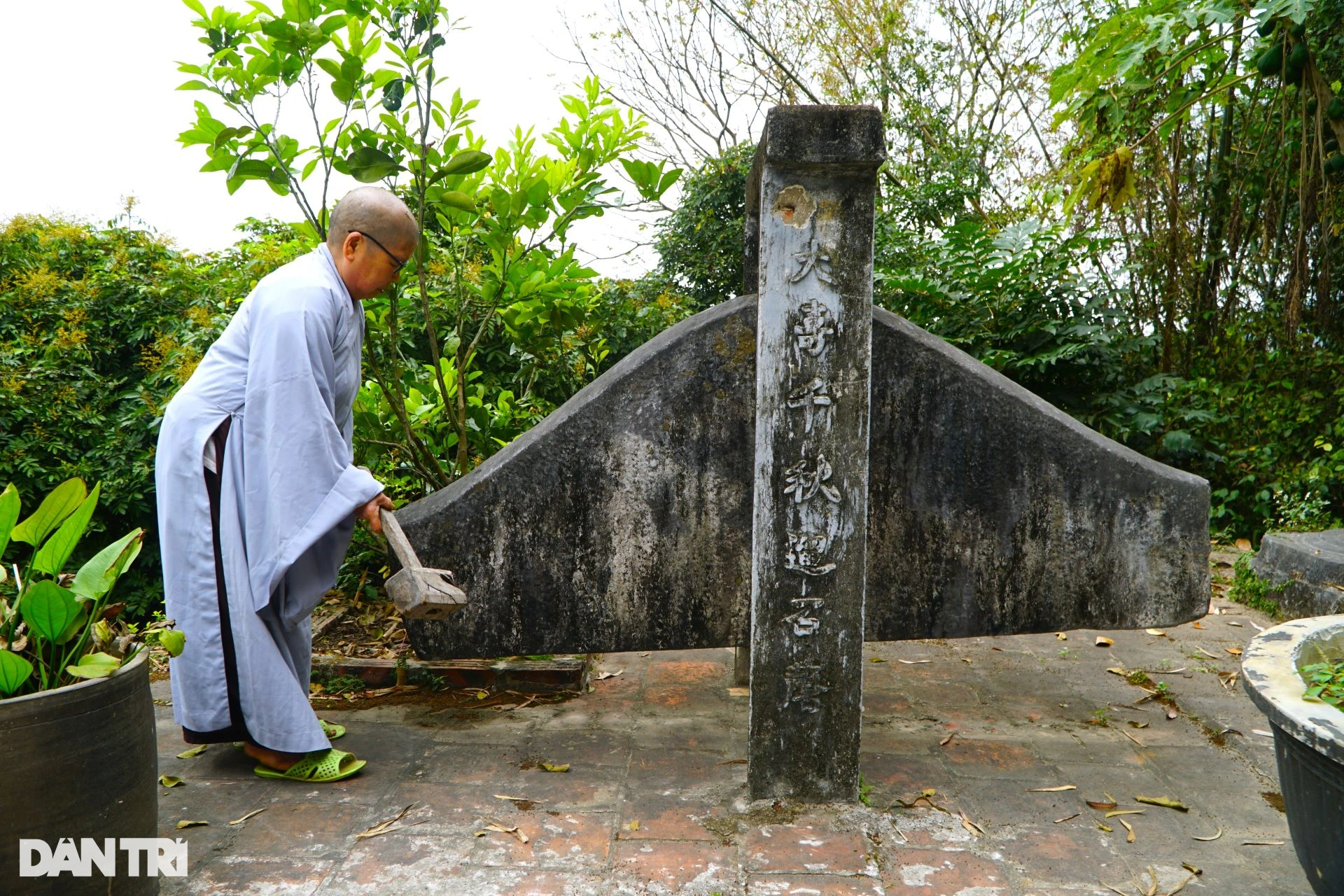 Kỳ lạ khánh đá có tiếng ngân vang như chuông đồng ở ngôi chùa nghìn tuổi - 7 Kỳ lạ khánh đá có tiếng ngân vang như chuông đồng ở ngôi chùa nghìn tuổi - 7
