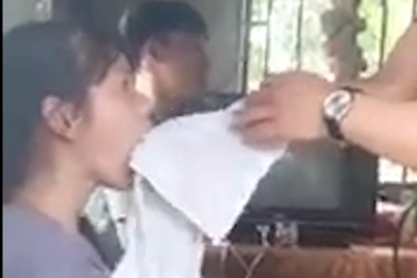 "Thần y" chữa câm điếc bằng cách... rút lưỡi