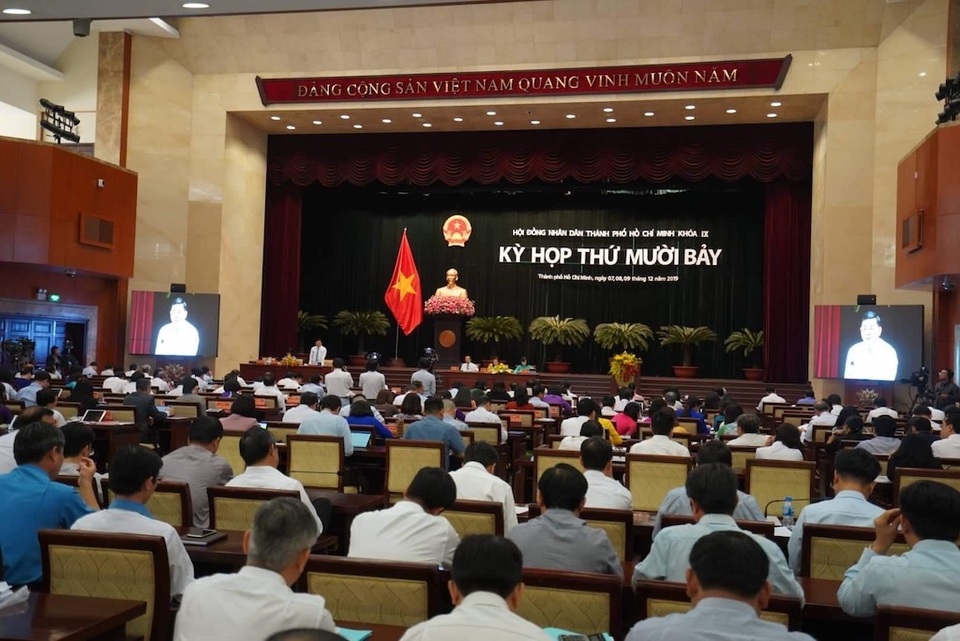 Giám đốc Sở TN-MT TPHCM nhận trách nhiệm về những hạn chế trong thủ tục đất đai - 1 Giám đốc Sở TN-MT TPHCM nhận trách nhiệm về những hạn chế trong thủ tục đất đai - 1