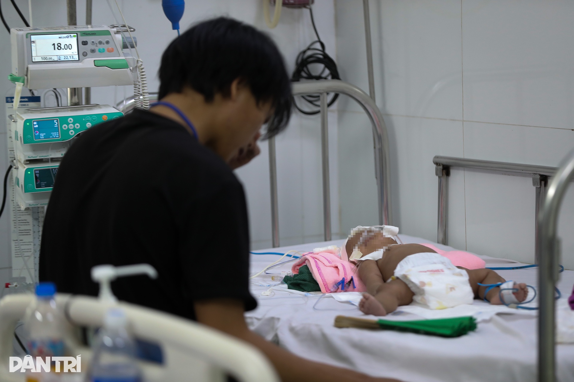 Sốt xuất huyết làm 3 ca tử vong, nhiều người biến chứng nặng ở TPHCM - 1 Sốt xuất huyết làm 3 ca tử vong, nhiều người biến chứng nặng ở TPHCM - 1