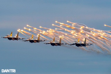 "Hổ mang chúa" Su-30MK2 sắp biểu diễn phục vụ triển lãm quốc phòng