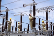 Vì sao Việt Nam gia tăng nhập khẩu điện của Lào và Trung Quốc?