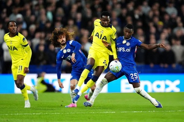 Tottenham thất thủ trước Chelsea, hồi hộp chờ trận đấu sinh tử