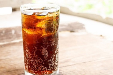 Nạp cả vốc đường vào cơ thể nếu uống một lon nước ngọt mỗi ngày