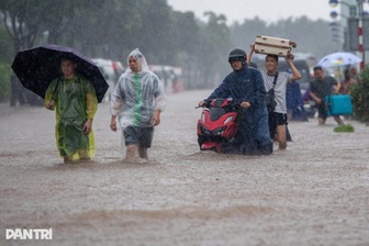 Ùn tắc giao thông, ngập úng, ô nhiễm tại các đô thị lớn diễn biến phức tạp