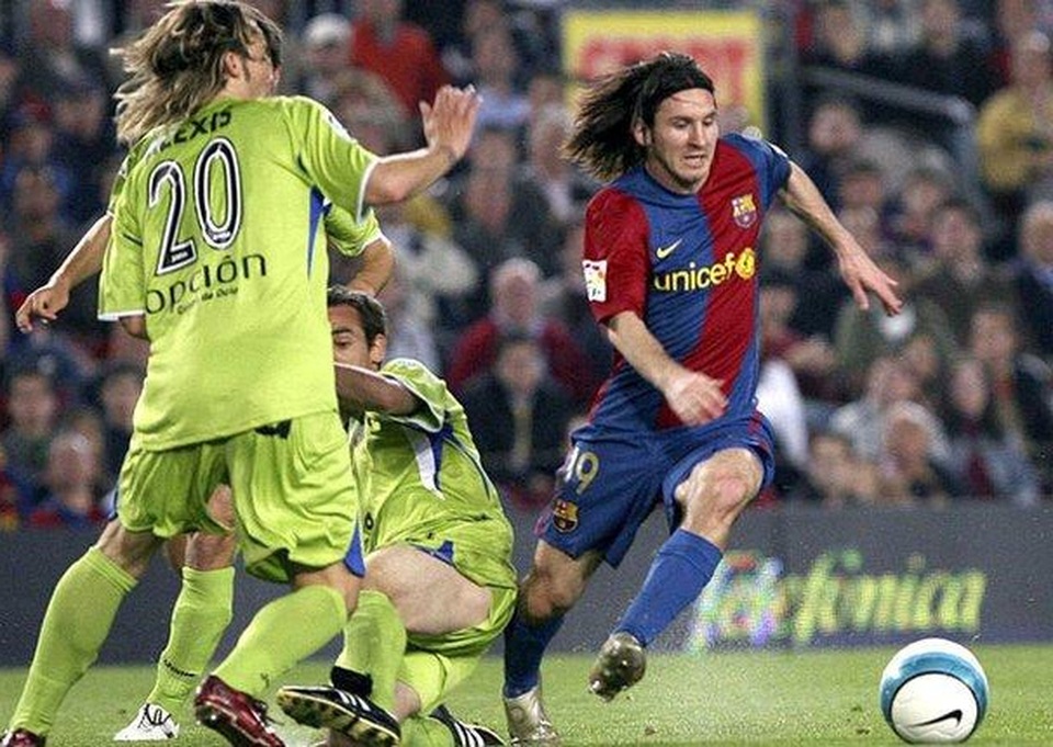 10 khoảnh khắc mang tính biểu tượng của Messi - 3 10 khoảnh khắc mang tính biểu tượng của Messi - 3