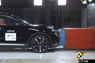 VinFast VF 8 được thử nghiệm đâm đụng, kết quả khiến nhiều người bất ngờ