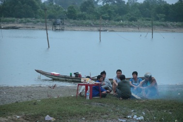 Tìm thấy thi thể học sinh lớp 6 chết đuối khi tắm sông