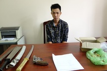 Bắt khẩn cấp hai đối tượng ném pháo nổ vào nhà dân để đòi nợ