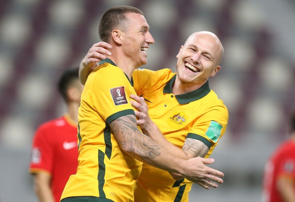 Australia 3-0 Trung Quốc: Hai phút, hai đòn knock-out - 1