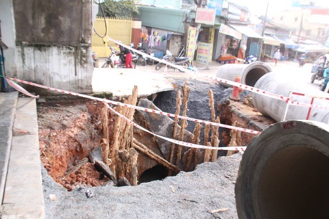 “Hố tử thần” xuất hiện sau trận mưa lịch sử