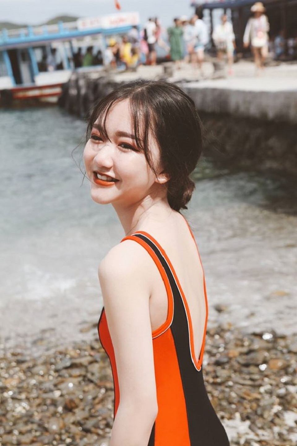 Thiếu nữ xinh nức tiếng Sài thành làm người mẫu khi 10 tuổi - 7 Thiếu nữ xinh nức tiếng Sài thành làm người mẫu khi 10 tuổi - 7