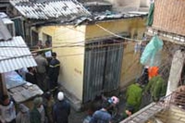 Chập điện thiêu rụi 1 căn hộ ở KTT Kim Liên