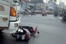 Va chạm với xe tải, một phụ nữ tử vong