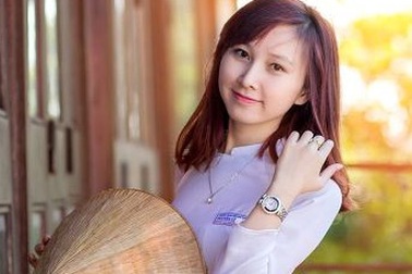 Cô giáo tiểu học Đắk Lắk xinh đẹp, hát hay, kinh doanh giỏi