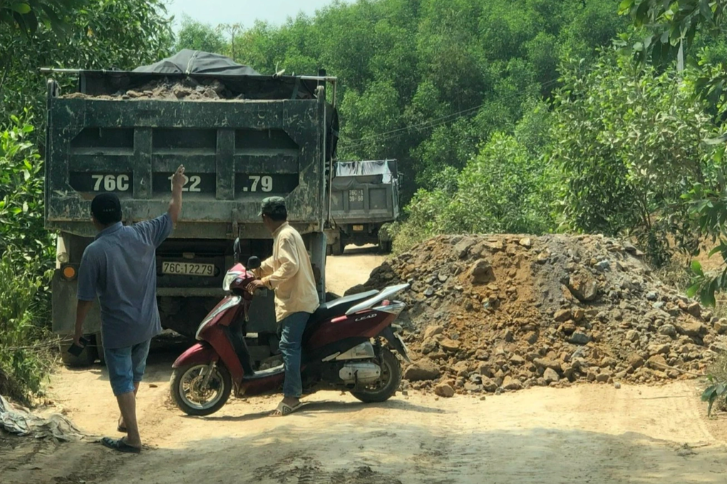 Chủ tịch tỉnh chỉ đạo nóng vụ doanh nghiệp giam lỏng 3 phóng viên - 1 Chủ tịch tỉnh chỉ đạo nóng vụ doanh nghiệp giam lỏng 3 phóng viên - 1