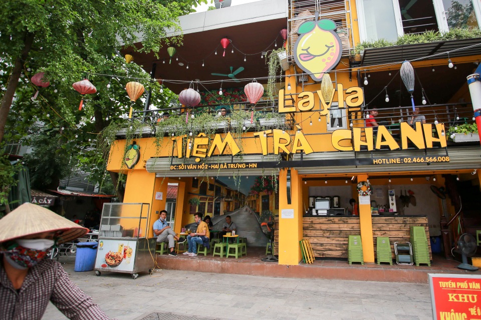 Quán xá Hà Nội cửa đóng then cài, đìu hiu trong dịch Covid-19 - 6 Quán xá Hà Nội cửa đóng then cài, đìu hiu trong dịch Covid-19 - 6
