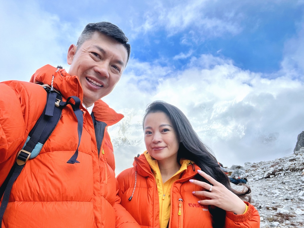 Chuyện tình lãng mạn của cặp đôi Việt cầu hôn trên Everest - 5 Chuyện tình lãng mạn của cặp đôi Việt cầu hôn trên Everest - 5