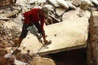 Ngày đêm khắc phục sự cố sụp cống ngăn triều uy hiếp khu dân cư ở TPHCM