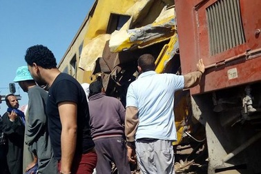 Tàu khách đâm tàu hàng Ai cập, ít nhất 19 người thiệt mạng