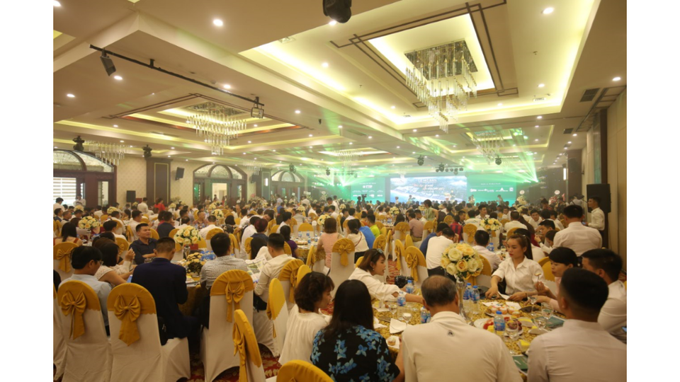 Bùng nổ giao dịch tại lễ mở bán dự án đất nền mặt biển Green Dragon City - 2 Bùng nổ giao dịch tại lễ mở bán dự án đất nền mặt biển Green Dragon City - 2