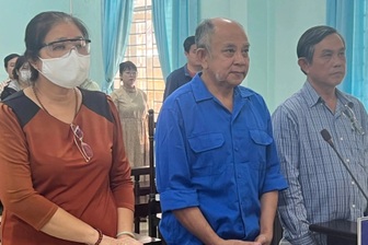 Hoãn xét xử vợ chồng ông chủ công ty đậu phộng Tân Tân