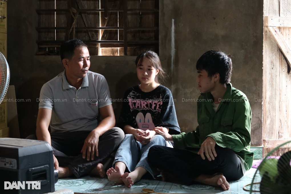 Vợ mất, người đàn ông ung thư từ chối điều trị, dành tiền cho con chữa bệnh - 1 Vợ mất, người đàn ông ung thư từ chối điều trị, dành tiền cho con chữa bệnh - 1