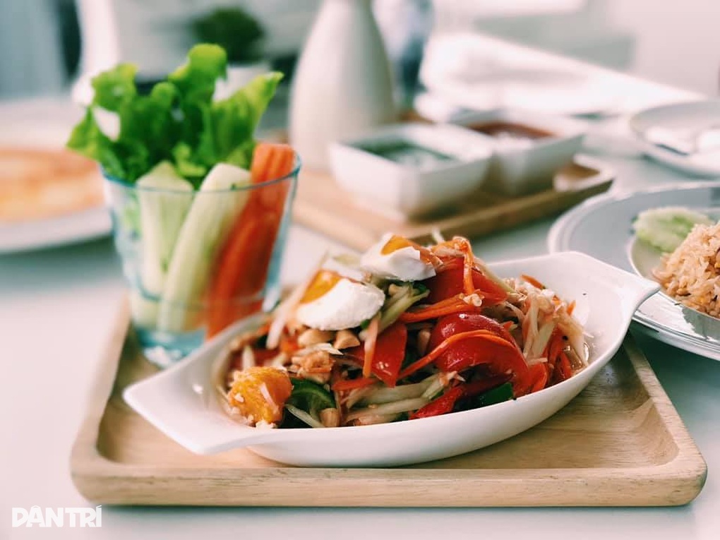 Khóc thét vì tour giá rẻ, 3h sáng phải thức dậy, bữa ăn toàn rau - 5 Khóc thét vì tour giá rẻ, 3h sáng phải thức dậy, bữa ăn toàn rau - 5